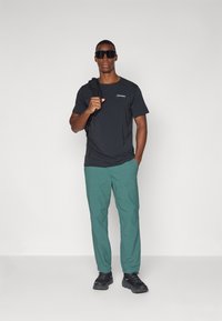 Berghaus DELTA TEE - Αθλητικό μπλουζάκι - black