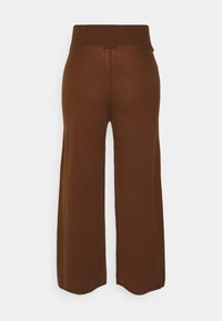 pure cashmere LOOSE FIT PANTS - Hlače - deep camel