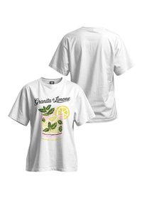 Bílý bavlněný tričko s barevnou grafikou citronového nápoje s mátovými listy, text "Granita di Limone" v černé barvě nad designem.