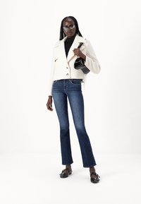 Bruuns Bazaar GAZANIABBNOVIS JACKET - Zimska jakna - white cream