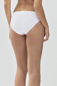 Mutande hipster in cotone bianco con design senza cuciture, morbido al tatto e copertura moderata, dotate di una semplice vita elastica.