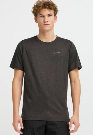 Kurzärmliges T-Shirt mit Rundhalsausschnitt aus dunkelgrauem Stoff mit dezentem Muster; verfügt über ein kleines weißes Logo auf der linken Brust.