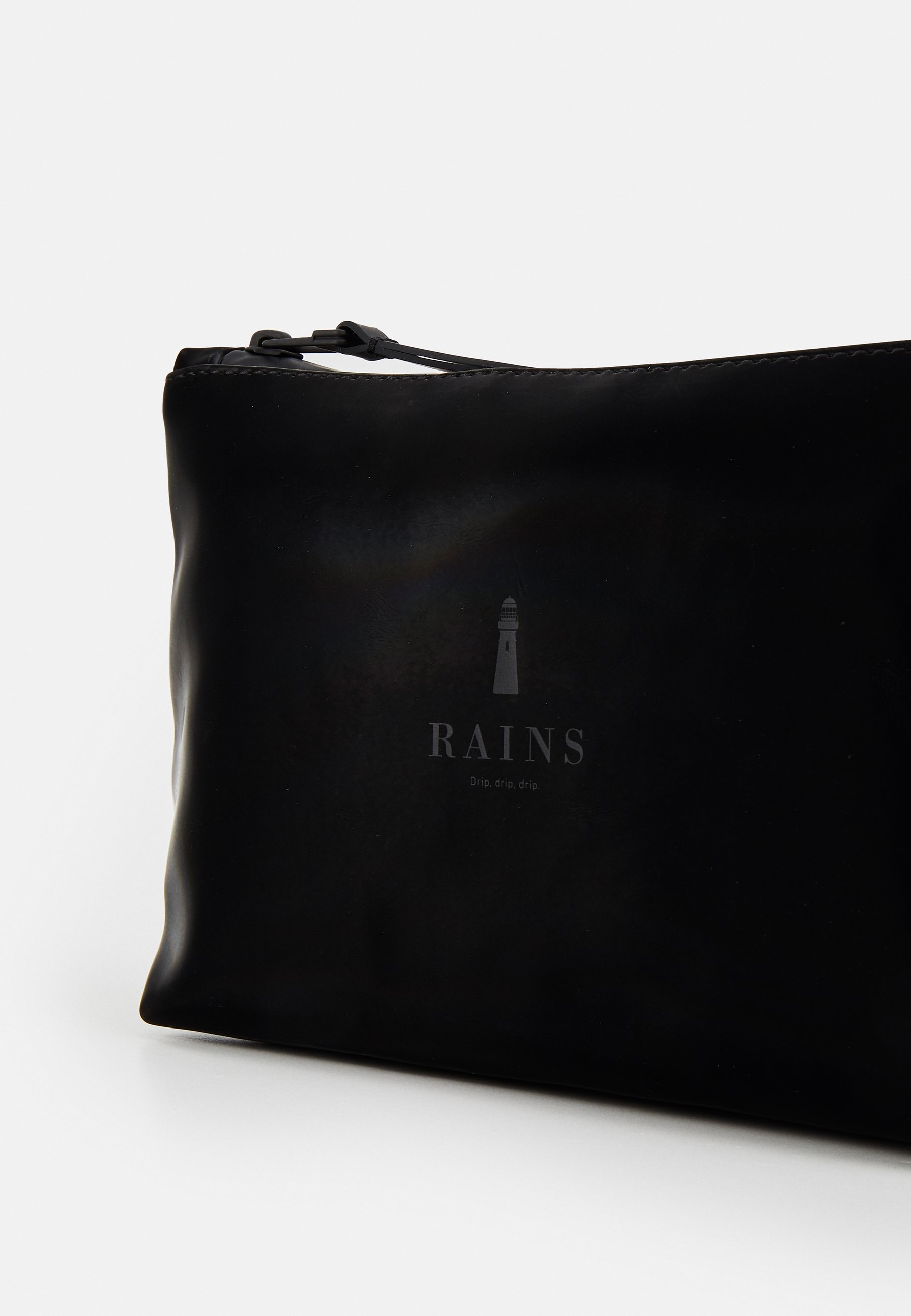 cosmetic bolsa rains