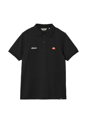 Czarna koszulka polo z krótkim rękawem, z trzema guzikami, naszywką z logo "ellesse" na lewej piersi oraz pomarańczowo-czerwonym półkolistym emblematem na prawej piersi.