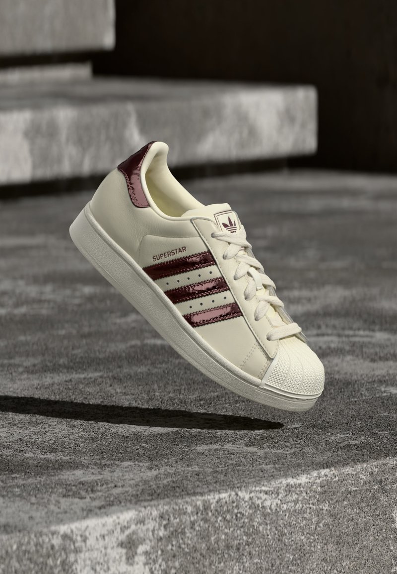 adidas Originals SUPERSTAR II off white/maroon/gold-coloured metallic/off-white