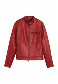 Rote Lederjacke mit rundem Kragen, Frontreißverschluss und Reißverschlusstasche. Verfügt über senkrechte Nähte und eine glatte Textur.
