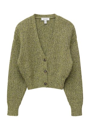 Cárdigan de punto acanalado verde con mangas largas, escote en V y tres botones marrones en la parte delantera.