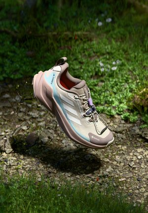 Adidas Terrex TERREX TRAILMAKER 2 GORE TEX - Trail running shoes - alumina/off white/semi flash aqua
