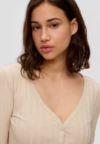 QS IM CROPPED FIT - Strickjacke - beige