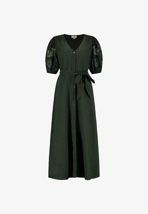 Grøn maxi kjole med V-udskæring, korte pufærmer med flerfarvet broderi, knaplukning foran og stofbælte i taljen.