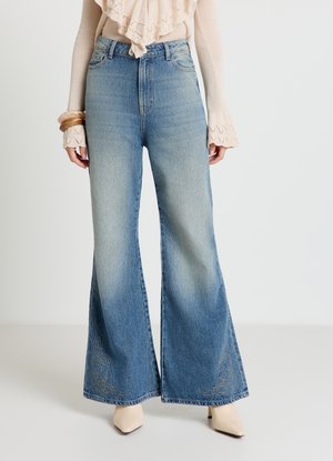 LUNGO RICAMO - Jean flare - blu denim sabbiato