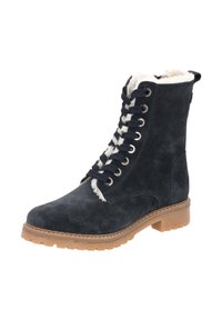 Botín de ante azul marino con forro de piel sintética, suela de goma y ojales metálicos. Presenta una puntera redondeada y detalles de costura.
