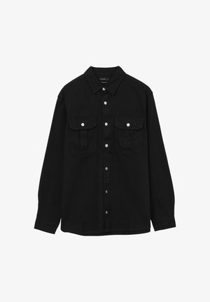Camicia nera con bottoni realizzata in cotone, con maniche lunghe, due tasche sul petto e dettagli in metallo argento. Presenta un colletto classico e una vestibilità comoda.