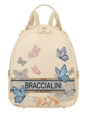 Zaino beige con diverse farfalle ricamate in rosa, blu e grigio, con la scritta "Braccialini Firenze" sul pannello frontale.