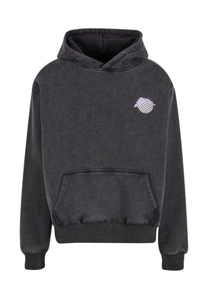 Hanorac negru închis cu buzunar pe față, manșete cu dantelă și un design grafic violet pe piept. Fabricat dintr-un material moale și texturat.