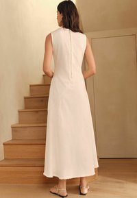 Next REGULAR FIT - SLEEVELESS - Haljina od trapera - ecru