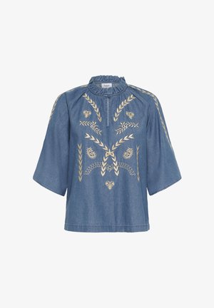 Blaues Denim-Blusenshirt mit weiten Ärmeln, gerafftem Kragen und beigem floralem und blattförmigem Stickmuster auf der Vorderseite und den Schultern.