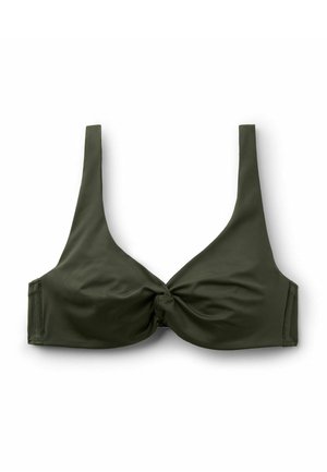 Olivengrøn bikini top med brede skulderstropper og en knude foran i midten, fladt lagt ud på hvid baggrund.