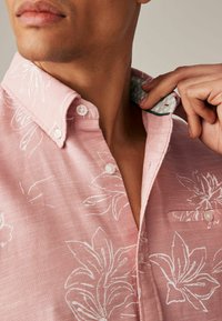 Next SHORT SLEEVE REGULAR FIT - Overhemd - pink