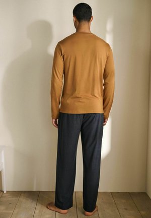 REGULAR FIT - MOTION COSY LONG SLEEVE SET - Conjunto de pijama - navy blue/orange