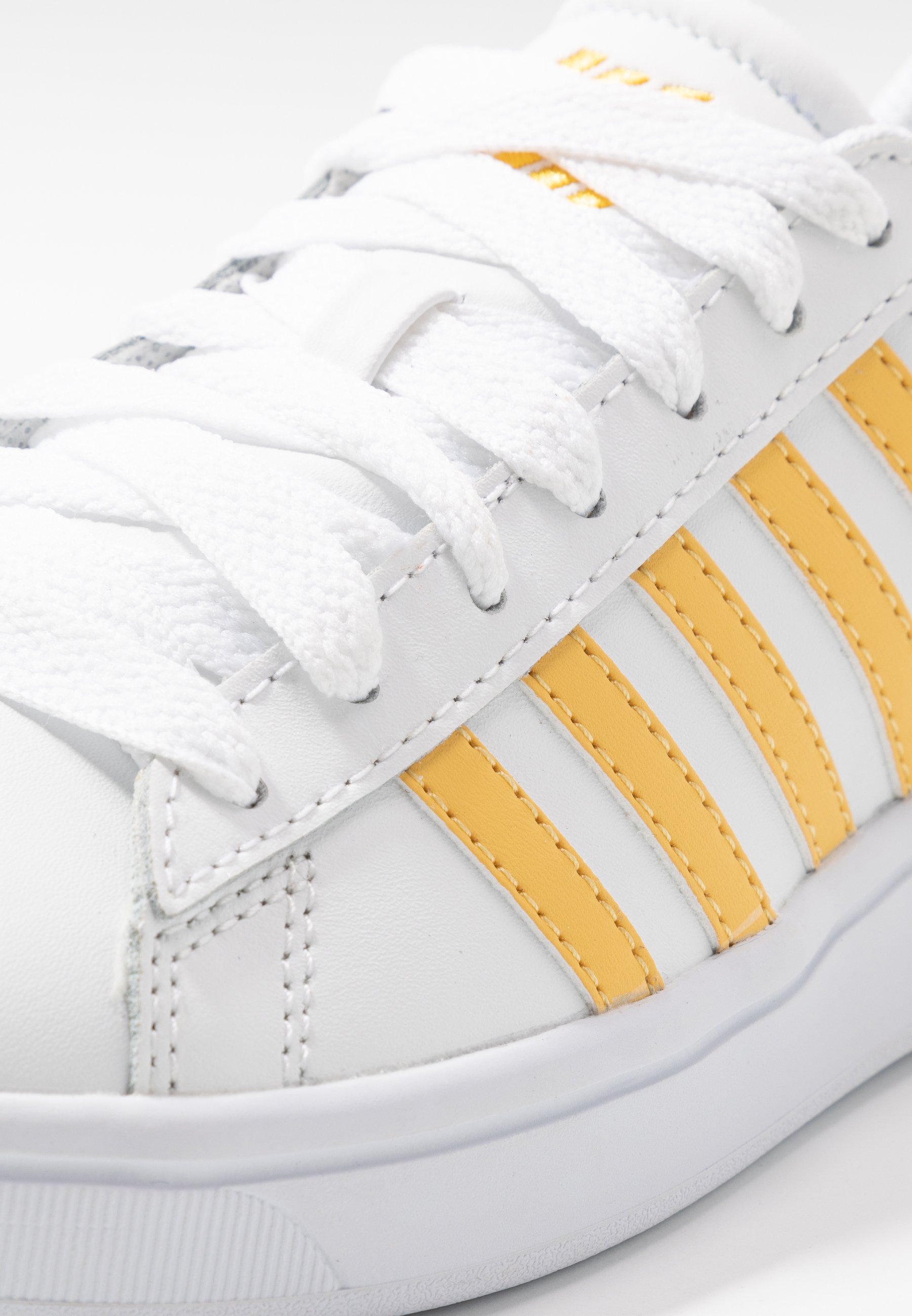 K SWISS COURT WINSTON Joggesko whiteyarrow Zalando.no K SWISS COURT WINSTON Joggesko whiteyarrow Zalando.no