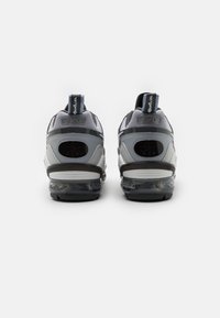 Nike Sportswear AIR VAPORMAX EVO - Sapatilhas - wolf grey/white/anthracite/dark grey