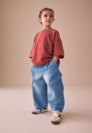 Next, REGULAR FIT - CARGO BARREL JEANS - Džínsy s rovným strihom - mid blue denim