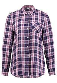 Rutigt knapp-up skjorta i marinblått, rosa och vitt. Klassisk krage, långa ärmar, en bröstficka och rundad fåll.