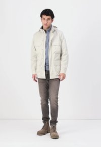 Belstaff DROME JACKET - Lengva striukė - stone beige