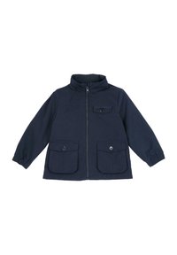 Veste bleu marine avec un col montant, fermeture éclair à l'avant, deux grandes poches à bouton, et poignets élastiques. Fabriquée en tissu doux et texturé.