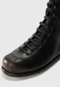 Camper PELOTAS ARIEL - Suvarstomi aulinukai - black