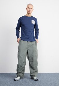 The North Face MOUNTAIN PLAY TEE - Langarmshirt - summit navy