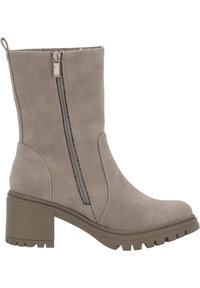 Botín de ante gris hasta el tobillo con cremallera lateral, punta cuadrada y tacón ancho. Suela de goma con textura y diseño antideslizante, pensada para la durabilidad.