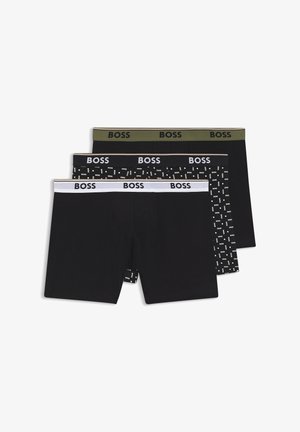 Set aus drei schwarzen Herren-Boxershorts mit elastischen Bunds in Weiß, Schwarz mit Logomuster und Olivgrün, alle mit der Marke "BOSS".