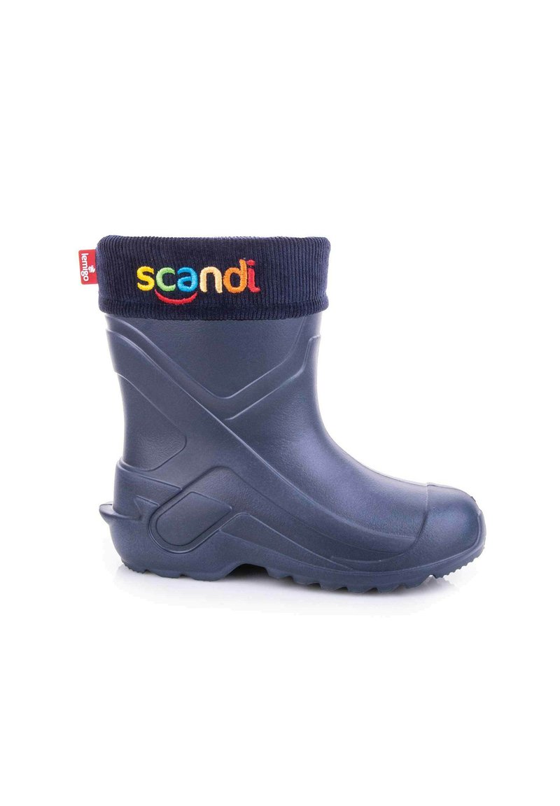 Granatowe gumowe kalosze z teksturowaną cholewą i żeberkowym ściągaczem. Zawiera kolorowe haftowane logo "scandi" oraz podeszwę antypoślizgową.