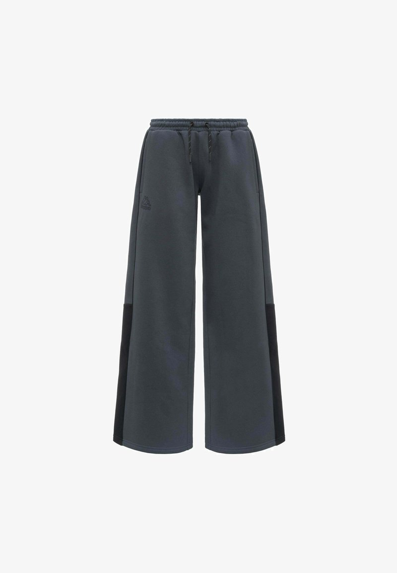 Pantaloni dalla gamba larga in grigio scuro con pannelli neri a contrasto, dotati di una cintura regolabile con cordino e logo ricamato sul davanti.