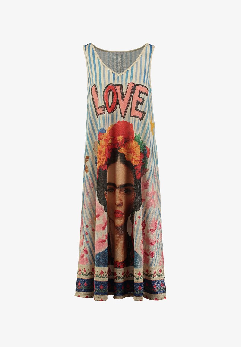 Ärmelloses Kleid aus Baumwolle, das eine farbenfrohe Frida Kahlo Grafik, den Text "LOVE" und florale Muster auf einem gestreiften blauen Hintergrund zeigt.