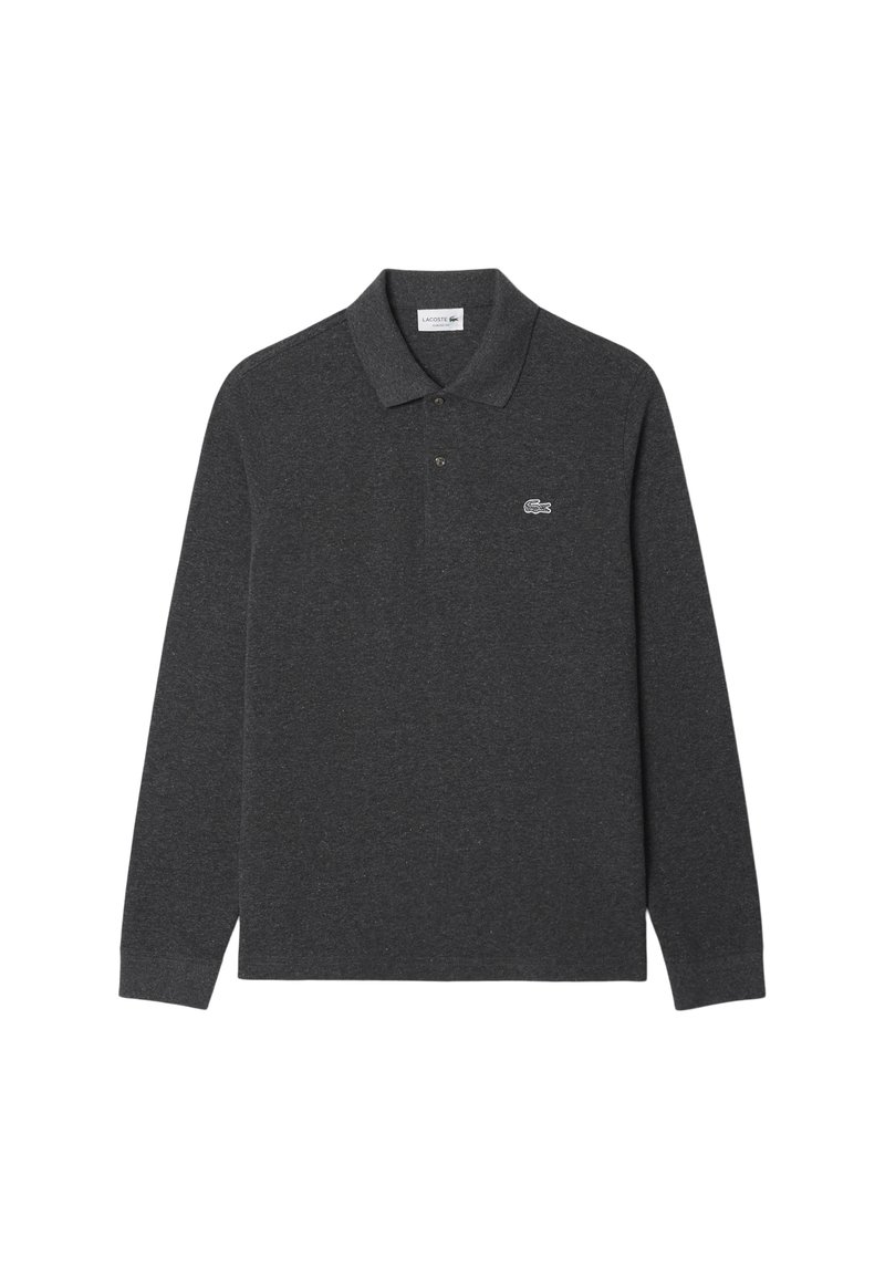 Polo à manches longues en tissu gris foncé, doté d'un col classique, d'une patte de boutonnage à deux boutons et d'un logo brodé sur la poitrine gauche.