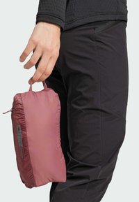 Adidas Terrex XPERIOR VARILITE HYBRID PRIMALOFT - Bodywarmer - preloved fig   burgundy