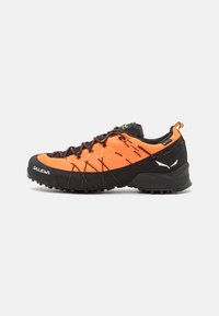 WILDFIRE 2 GORE TEX M - Túracipők - orange/black