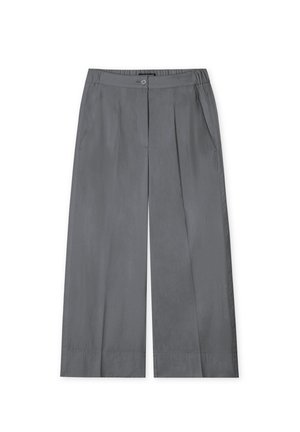 Graue weite Hosen mit Knopfverschluss, gefaltetem Vorderteil und Seitentaschen. Hergestellt aus einem glatten Stoff mit weicher Textur.