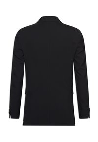 Zwarte op maat gemaakte blazer met een gladde stof, notch-kraag, lange mouwen en twee zijventilaties, met gedetailleerde knoopaccenten op de manchetten.