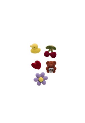 SET OF 5 CONTRAST BEAR BADGES - Avainkotelo - red