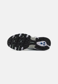 New Balance MR530 UNISEX - Tenisky - white