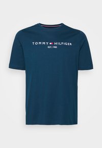 Tommy Hilfiger LOGO TEE - T-shirt estampada - dark lakeside