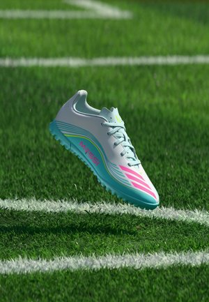 adidas Performance F50 MESSI CLUB TURF KIDS UNISEX - Fotballsko for gress - footwear white/lucid pink/flash aqua