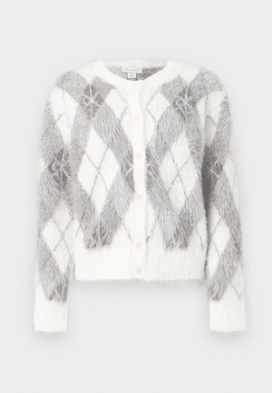 Pūkytas baltas kardiganas su pilku argyro raštu, apvalia iškirpte ir sagų užsegimu. Minkšta tekstūra ir trumpas dizainas pabrėžia stilių.