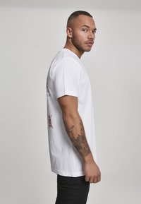Mister Tee CASH ONLY - Camiseta estampada - black