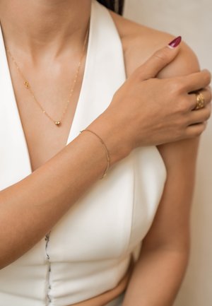 Hey Happiness, DAINTY FLATTENED CHAIN - Bracelet - gold-coloured