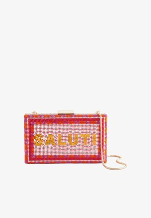 Perle clutch med "SALUTI" i gul, prydet med et farverigt mønster af rød, pink og orange, samt en guldfarvet kædestropp.